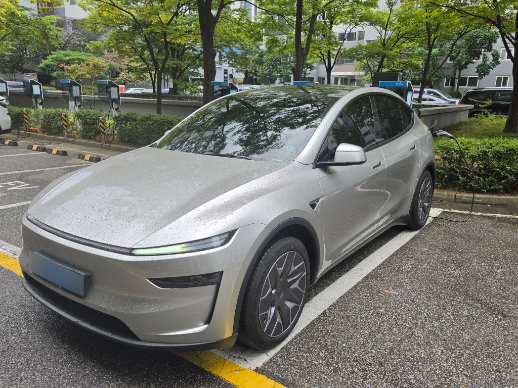 테슬라 모델 Y L 2026 중형SUV 전기