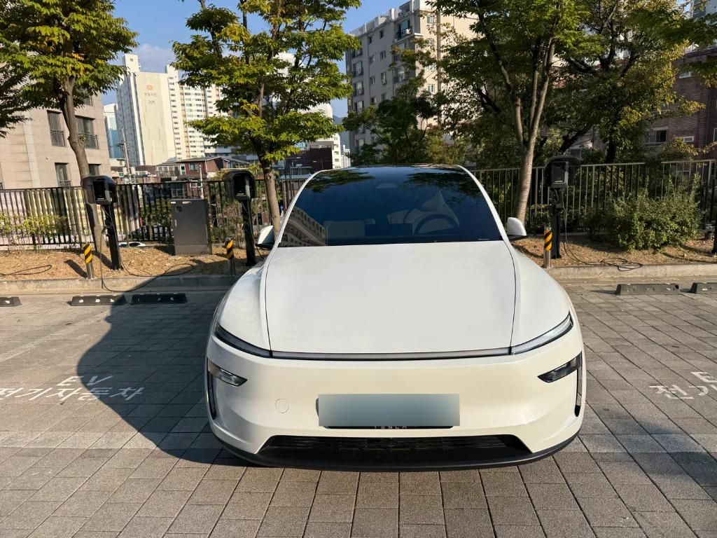 테슬라 모델 Y L 2026 중형SUV 전기